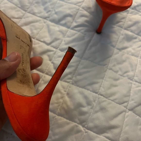 Manolo Blahnik Orange Suede Heels Elegant Design - Picture 6 of 9